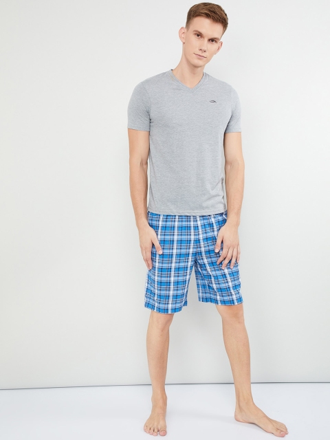 

max Men Blue Checked Regular Fit Regular Shorts