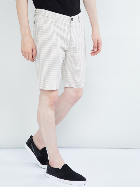 

max Men Cream-Coloured Striped Regular Fit Regular Shorts