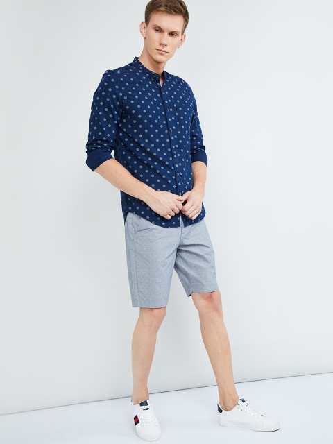 

max Men Grey & Black Printed Slim Fit Regular Shorts