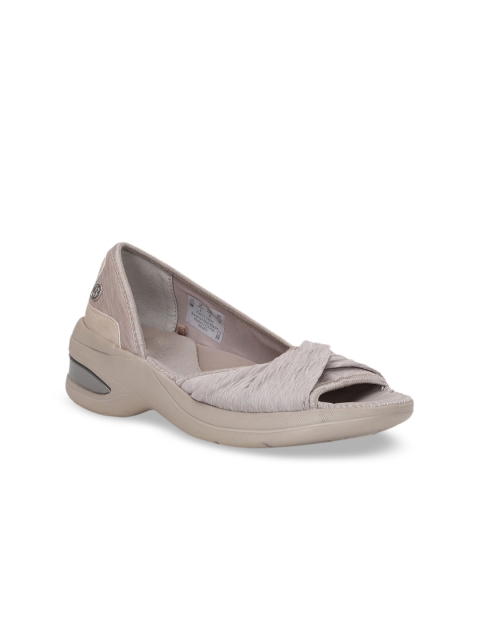 

Naturalizer Women Grey Slip-On Sneakers
