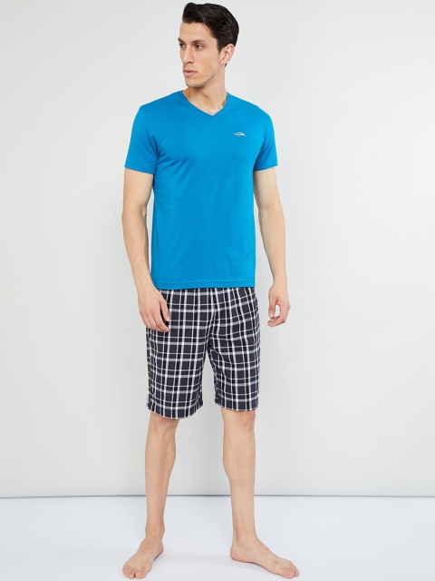 

max Men Black Checked Regular Fit Regular Shorts