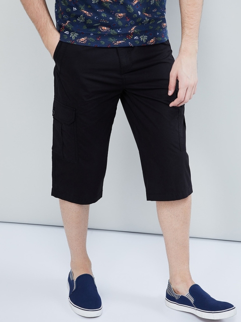 

max Men Black Solid Regular Fit Cargo Shorts