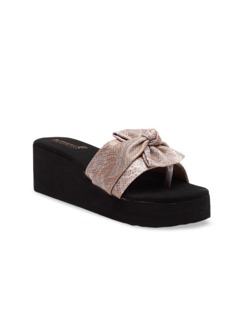 

Butterflies Women Grey & Gold-Toned Printed Sandals