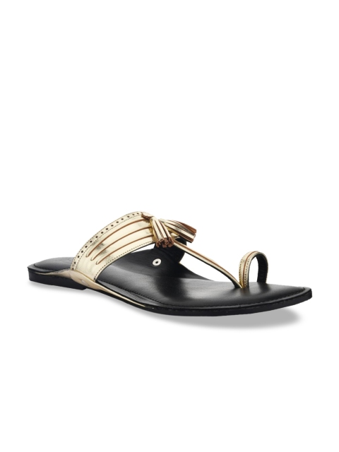 

SKO Men Yellow Solid Kolhapuri Leather Comfort Sandals