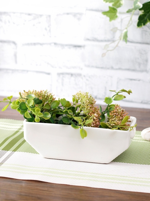 

Aapno Rajasthan White Ceremic Pot
