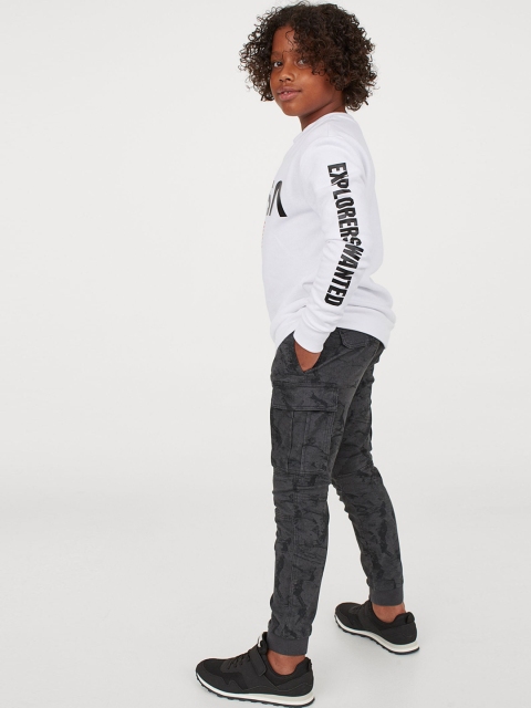 

H&M Boys Grey Printed Cargo Joggers