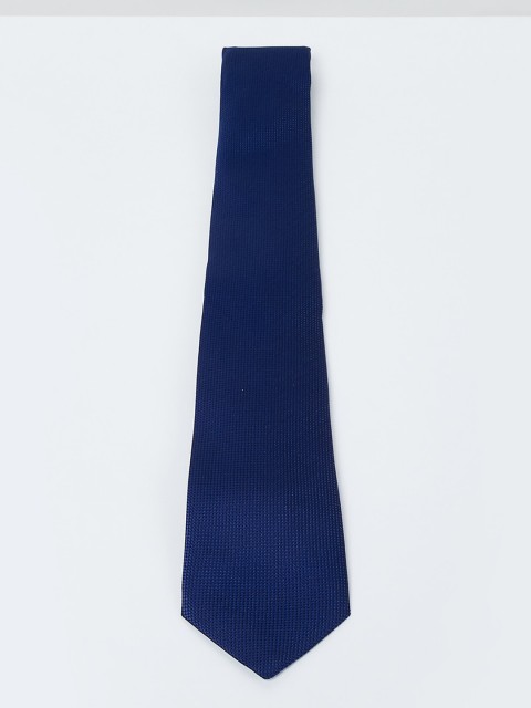 

max Blue Solid Broad Tie