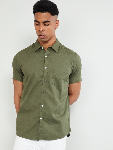 

max Men Olive Green Slim Fit Solid Casual Shirt