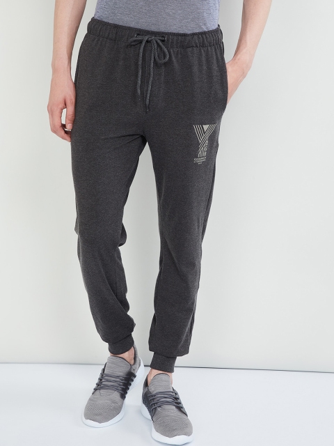 

max Men Grey Solid Straight-Fit Joggers