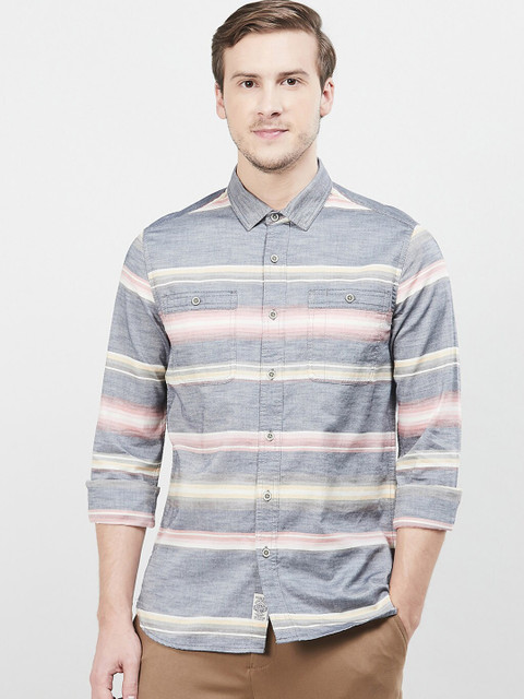

max Men Blue Regular Fit Striped Casual Shirt