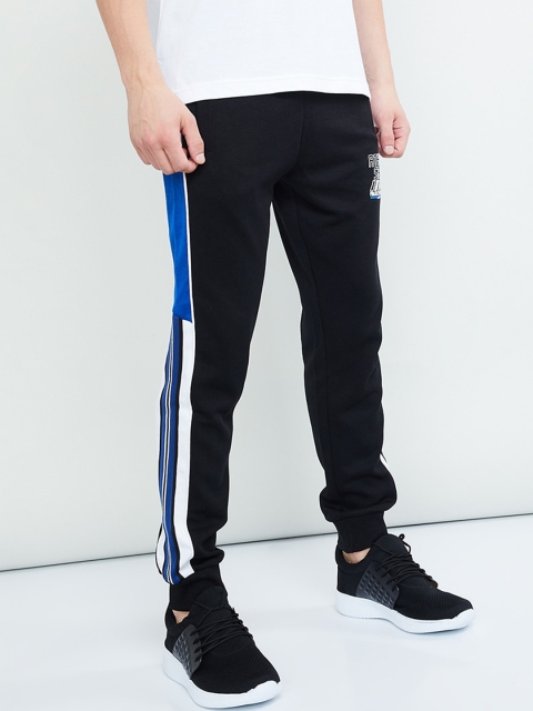 

max Men Black & Blue Colourblocked Straight-Fit Joggers