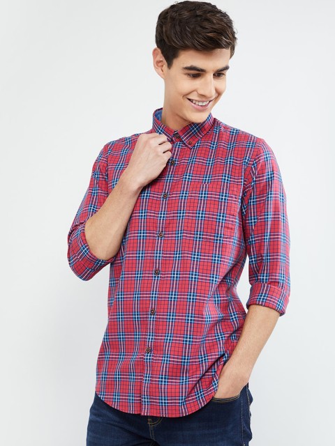 

max Men Red Regular Fit Checked Casual Shirt