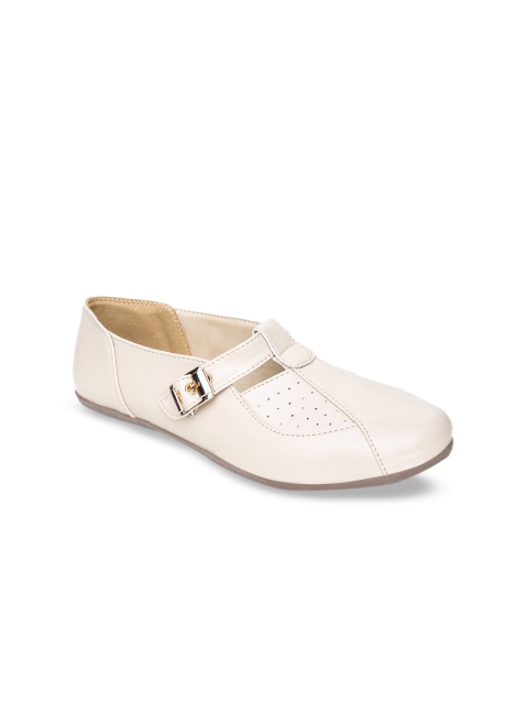 

VALIOSAA Women Cream-Coloured Solid Ballerinas