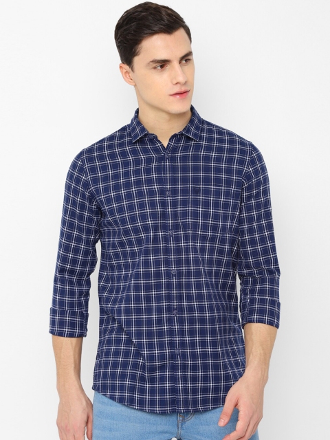 

Solly Jeans Co. Men Navy Blue & Off-White Regular Fit Checked Casual Shirt
