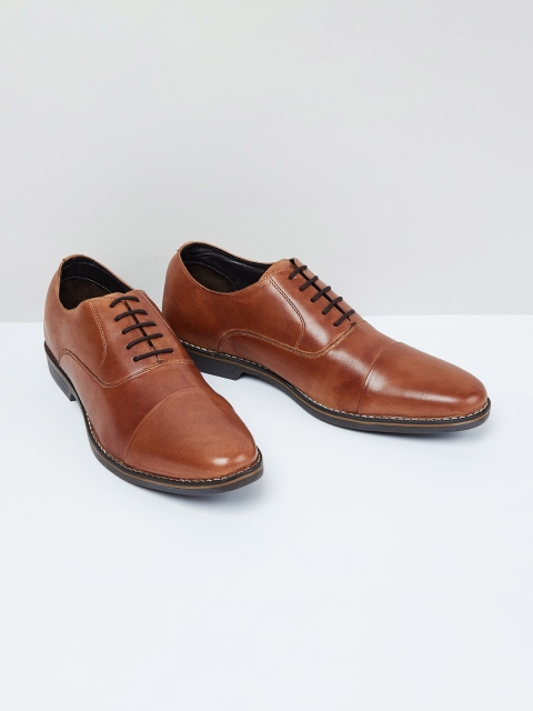

max Men Tan Brown Solid Formal Oxfords