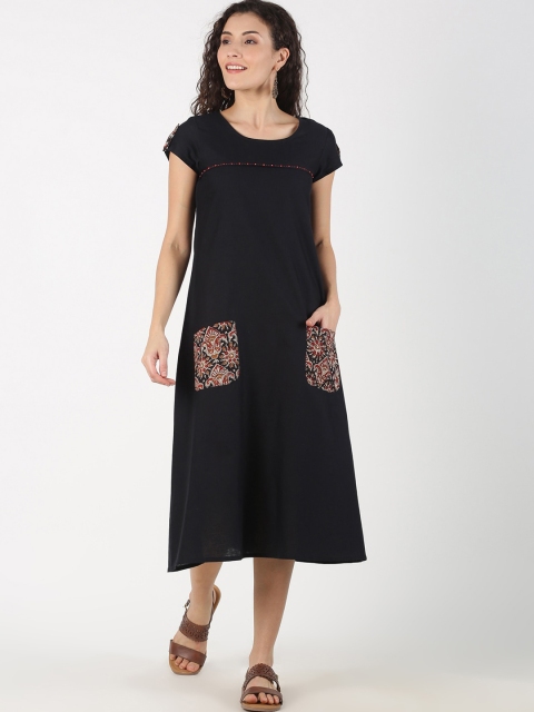 

Saffron Threads Women Black & Red Solid A-Line Kurta