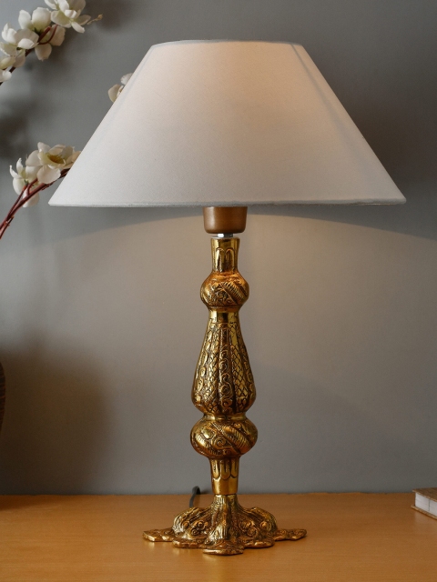 

Homesake Gold-Toned & White Solid Contemporary Table Lamp with Shade