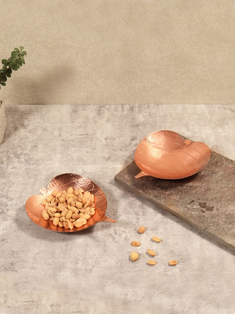 

Unravel India 2-Pieces Hand-Beaten Copper Pipal Leaf Shaped Platter