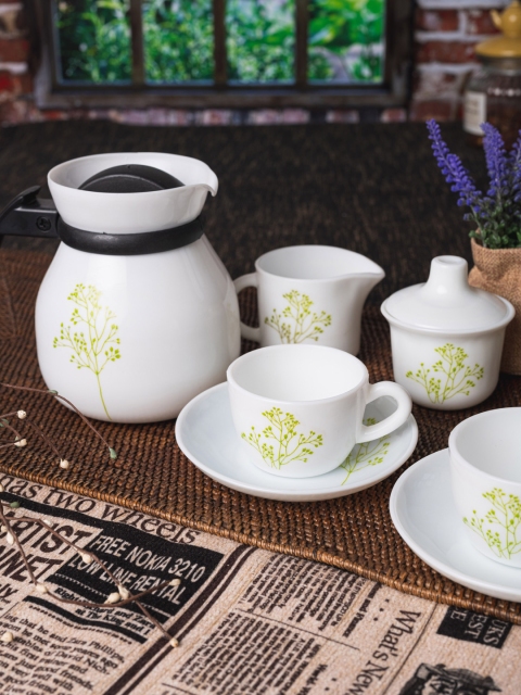 

LaOpala Set of 15 White Printed Princess Tea Set