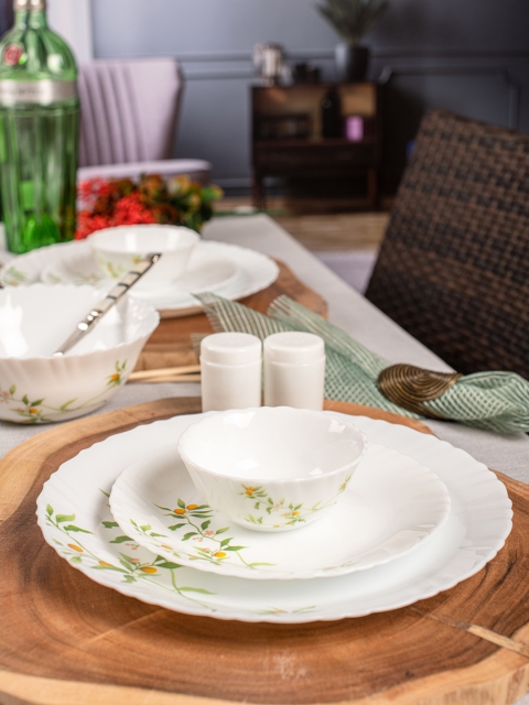 

Laopala Set Of 15 White & Green Nova Vivid Opalware Dinner Set