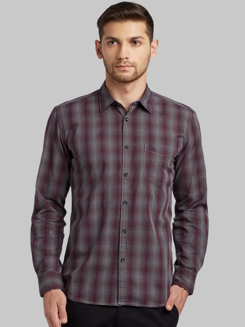 

Parx Men Red Slim Fit Checked Casual Shirt