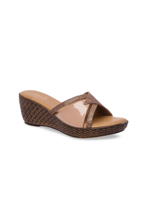 

Inc 5 Women Beige & Peach-Coloured Textured Wedges
