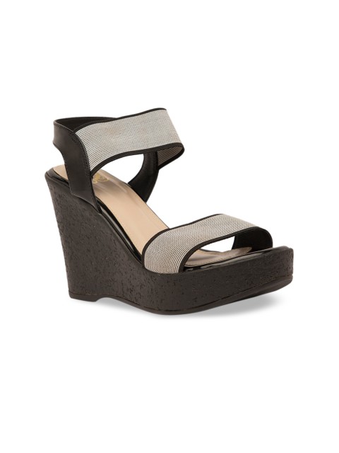 

Sole To Soul Women Black & Off-White Colourblocked Wedges
