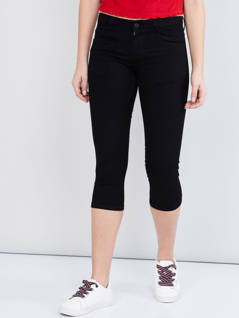 

max Women Black Solid Slim Fit Capris