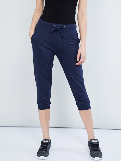 

max Women Blue Solid Regular Fit Capris
