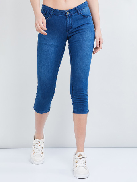 

max Women Blue Solid Slim Fit Capris