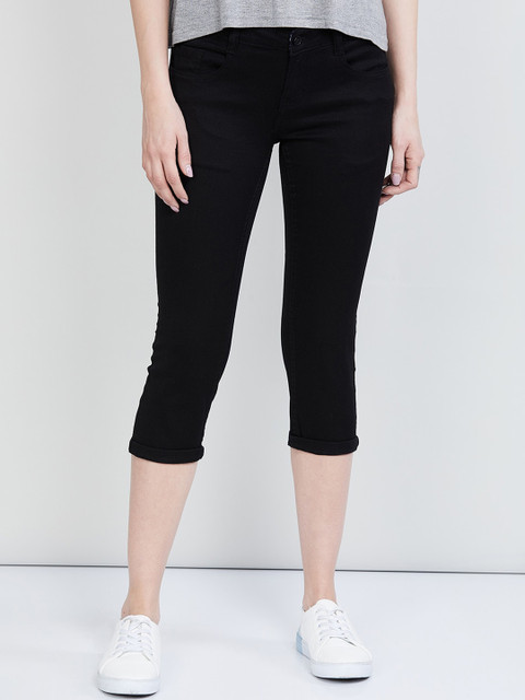 

max Women Black Solid Skinny Fit Capris