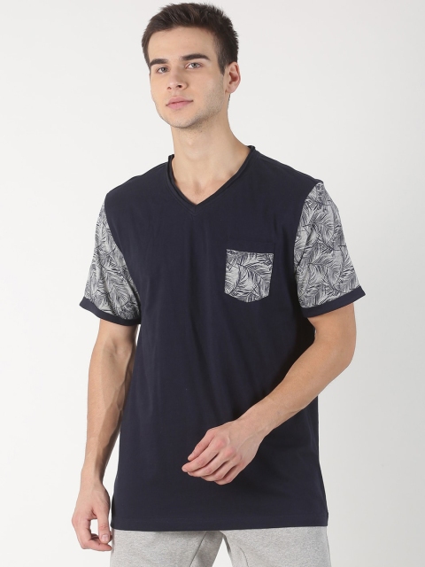 

Soul Space Men Navy Blue Printed V-Neck T-shirt