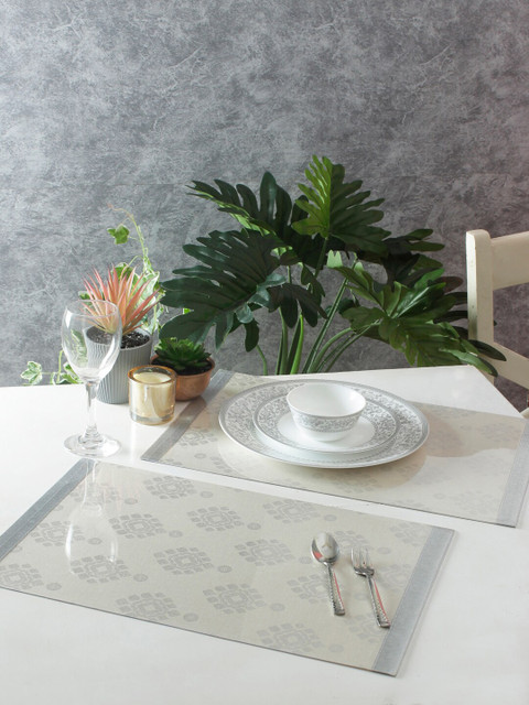 

Eyda Set Of 6 Cream-Coloured & Silver-Toned Jacquard Table Place Mats
