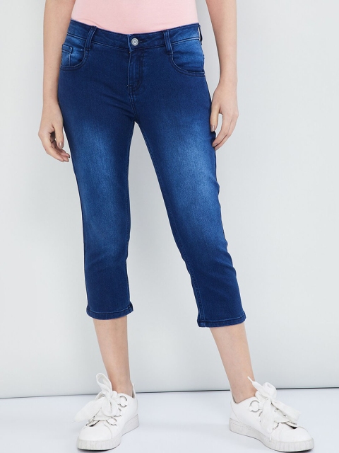

max Women Navy Blue Solid Denim Skinny Fit Capris