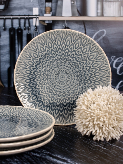 

GOODHOMES 4 Pieces Grey Stoneware Plates