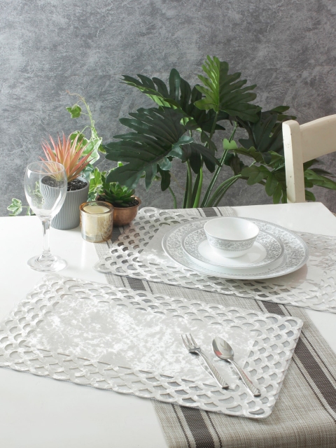 

eyda Set of 6 Silver-Toned Geometric Patterned Sustainable Table Placemats