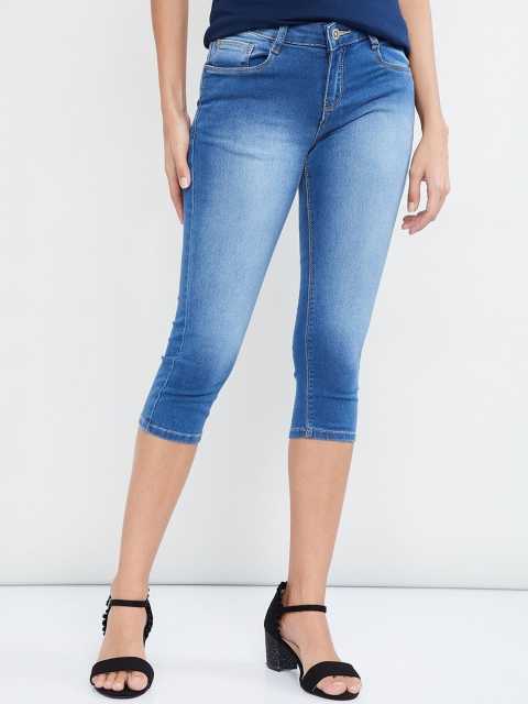 

max Women Blue Solid Slim Fit Capris