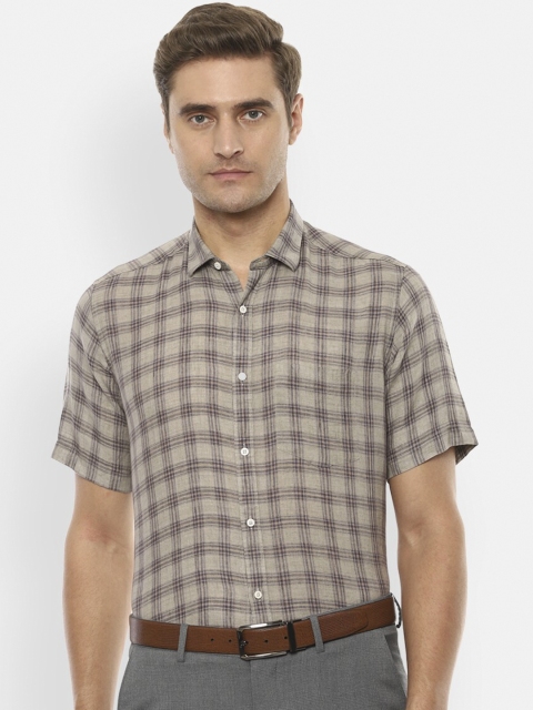 

Van Heusen Men Beige & Navy Blue Regular Fit Checked Formal Shirt