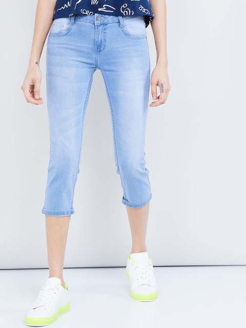 max Women Blue Solid Skinny Fit Capris