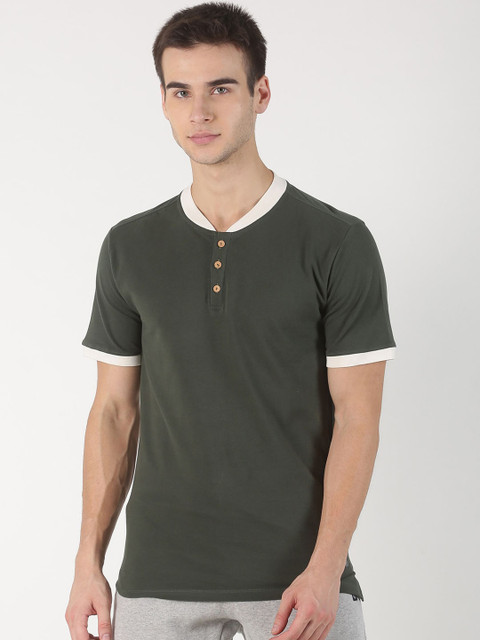 

Soul Space Men Green Solid Mandarin Collar T-shirt