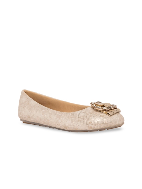 

Sole To Soul Women Gold-Toned Printed Ballerinas