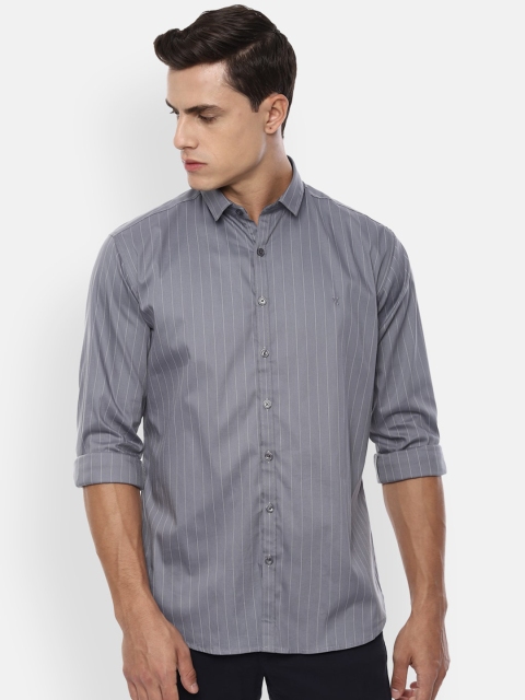 

V Dot Men Grey & White Slim Fit Striped Casual Shirt