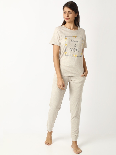 

mackly Women Cream-Coloured Printed Night suit