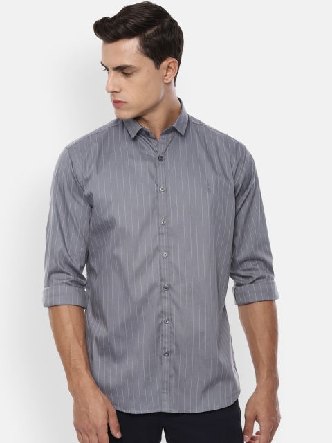 

V Dot Men Grey Slim Fit Striped Casual Shirt