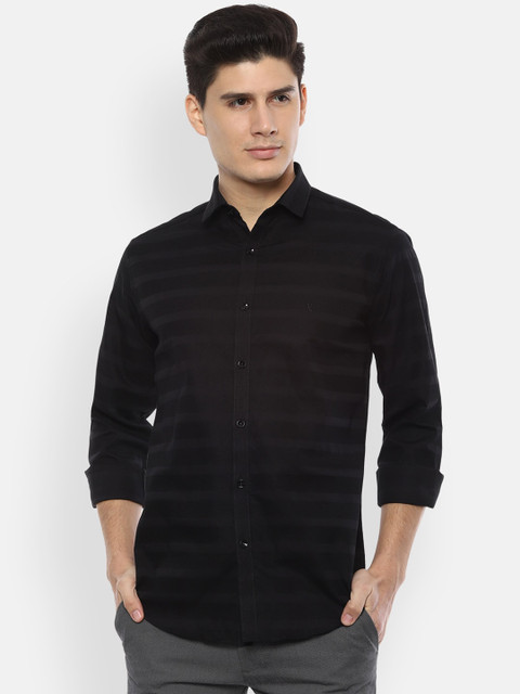 

V Dot Men Black Slim Fit Striped Casual Shirt
