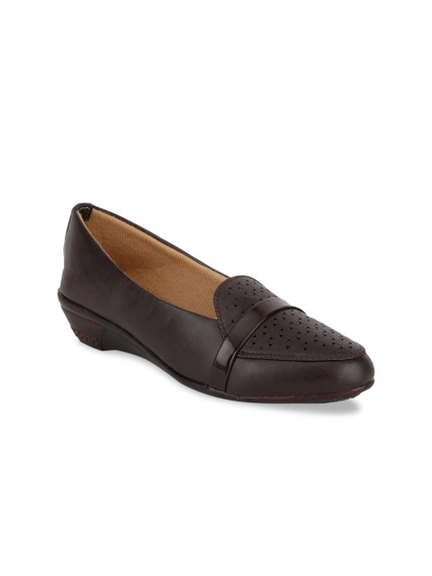 

TRASE Women Brown Textured Pumps