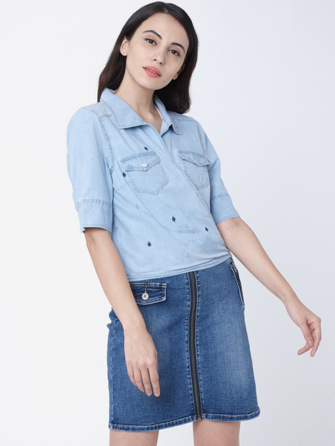 

Deal Jeans Women Blue Solid Button Shrug