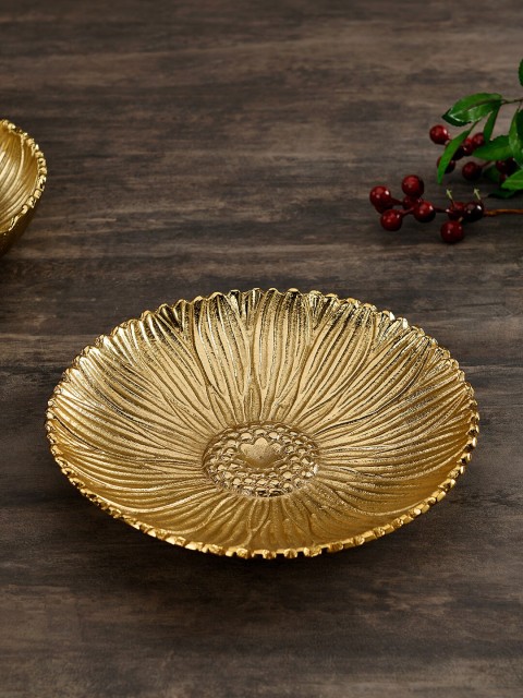 

Pure Home and Living Gold-Toned Mahi Plate Showpiece