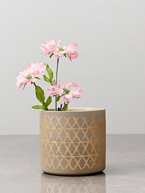 

Pure Home and Living Unisex Beige & Gold-Toned Diamond Patterned Planter
