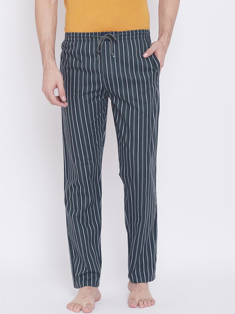 

Crimsoune Club Men Grey & White Striped Lounge Pants